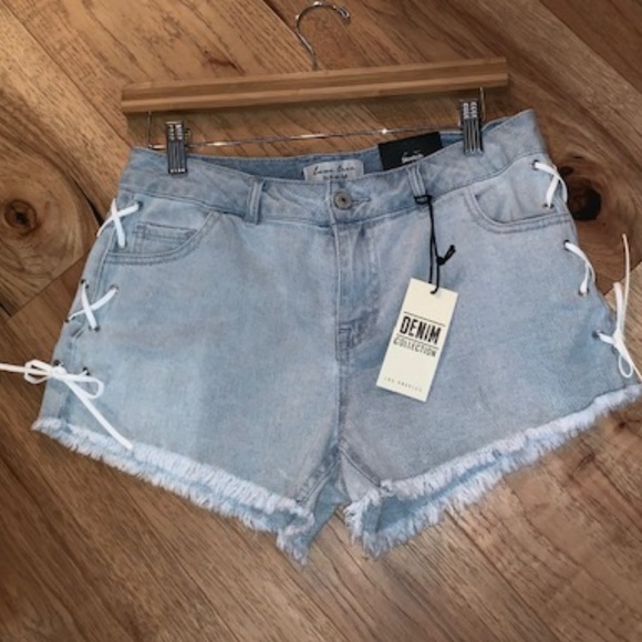 Love Tree Pants - Love Tree Distressed Denim Side Tie Shorts Sz M Love Tree Pants - Love Tree Distressed Denim Side Tie Shorts Sz M
